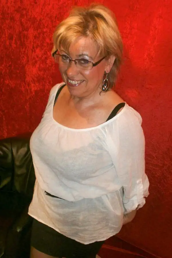 Edeltraud (Masseurin) will lecken